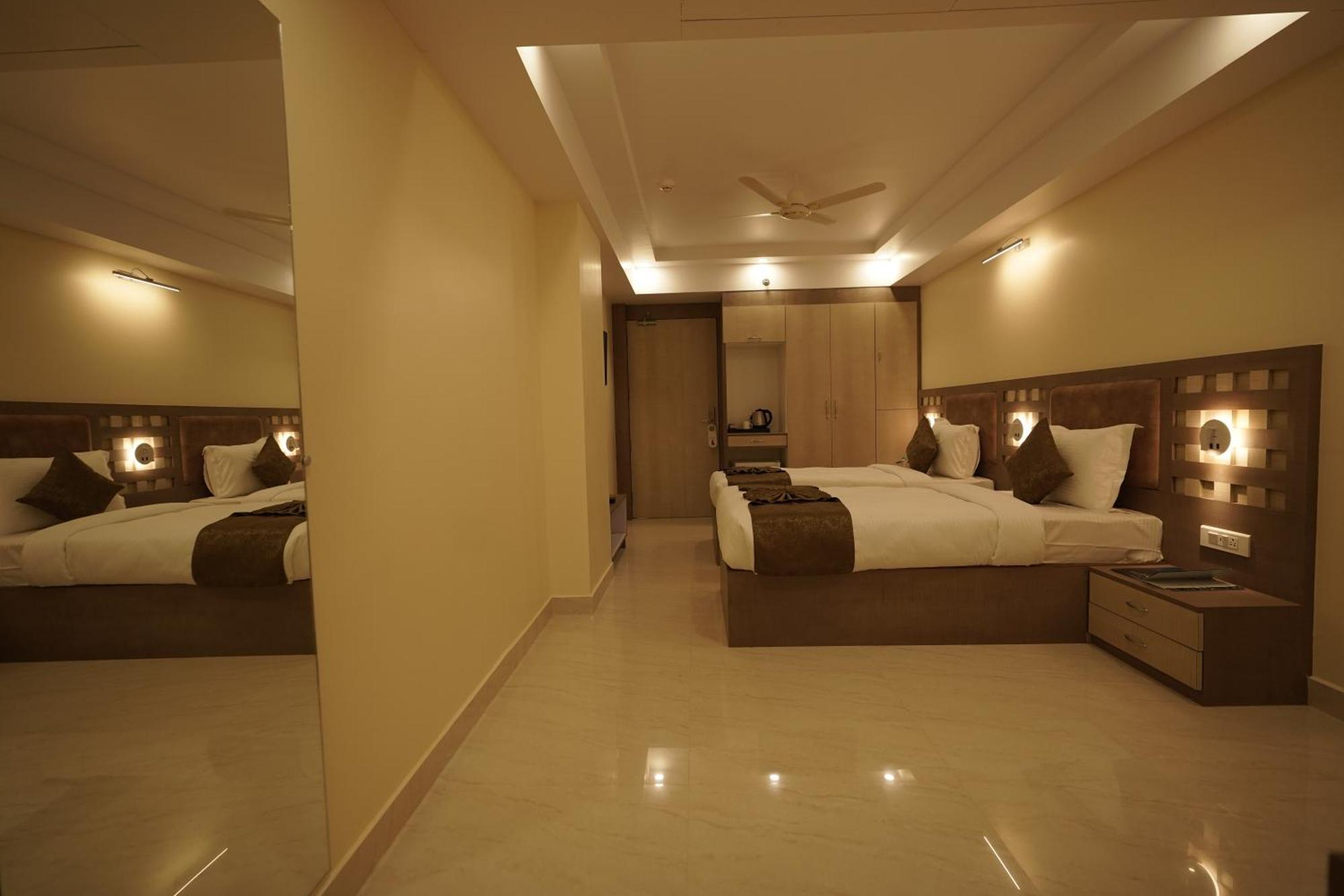 Hotel Bigwig Jabalpur Exterior photo